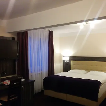 Hotel Famosa Dusseldorf