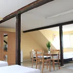 Famosa