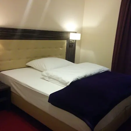 Hotel Famosa 3*
