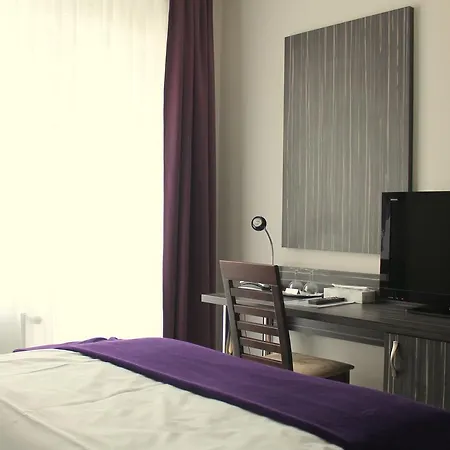 Hotel Famosa 3*