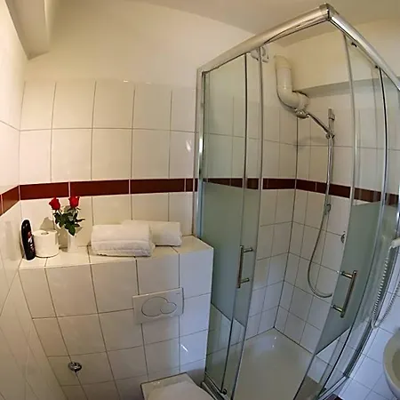 Famosa 3* Düsseldorf