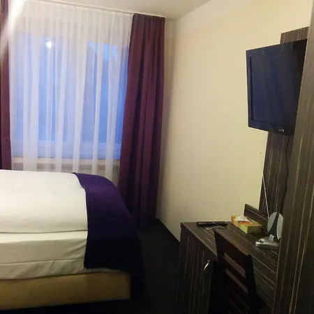 Famosa 3* Dusseldorf