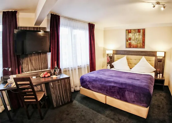 Famosa 3* Düsseldorf