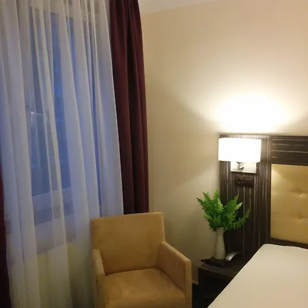 Hotel Famosa 3*