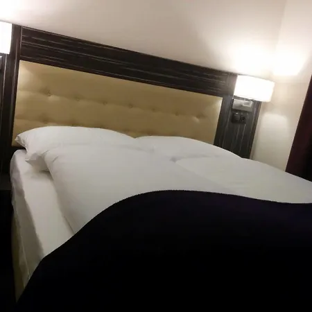 Hotel Famosa Düsseldorf