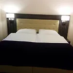Famosa 3* דיסלדורף